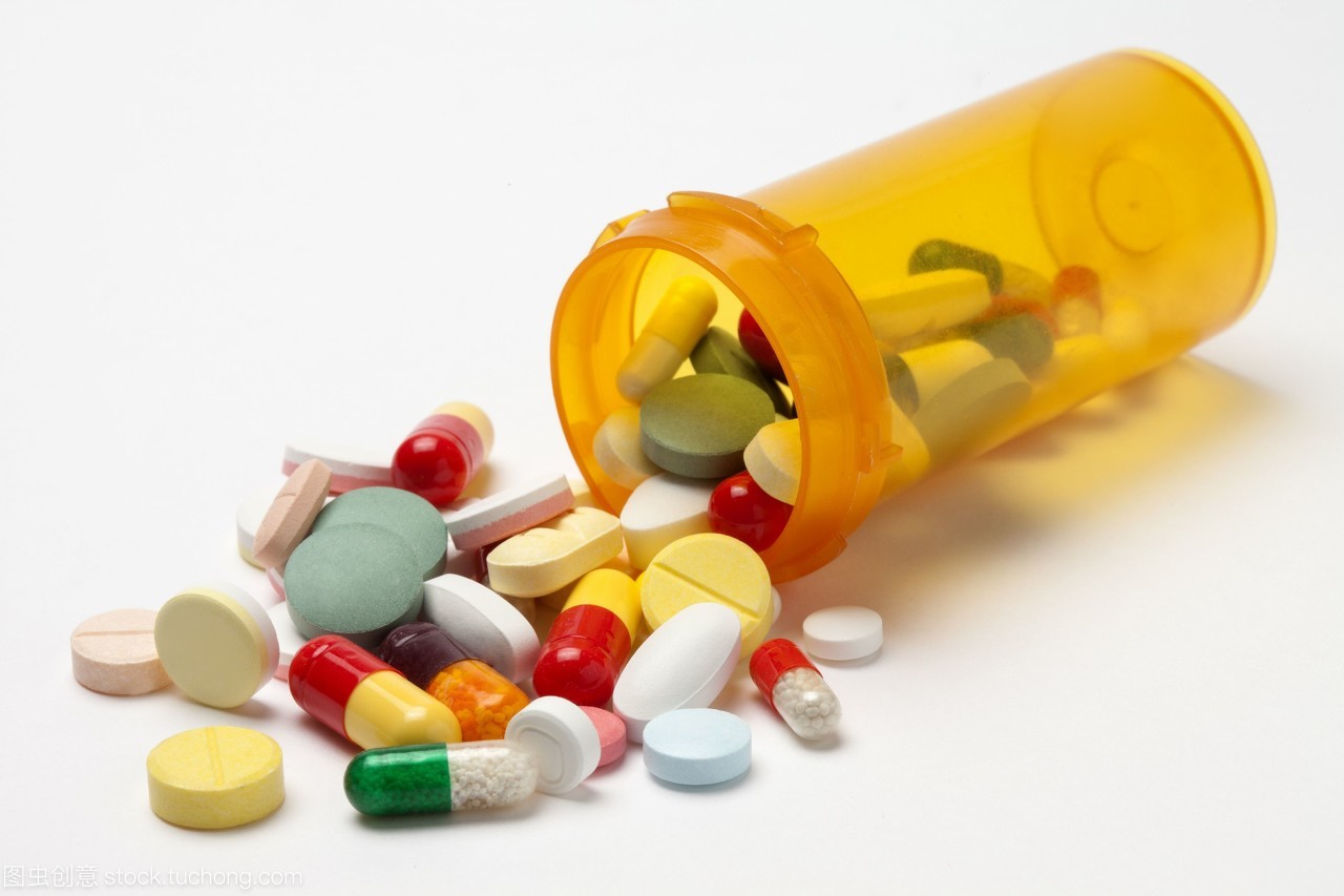 微觀視界 棚內(nèi)特寫(xiě)中的西藥膠囊與生化科技靜物影像